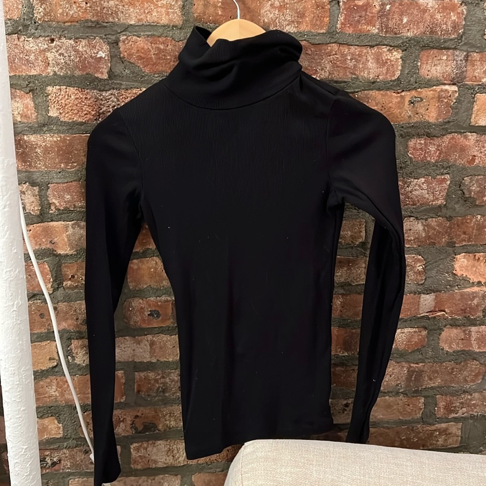 Ribbed turtleneck